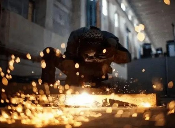 為何304管焊接后裂開？